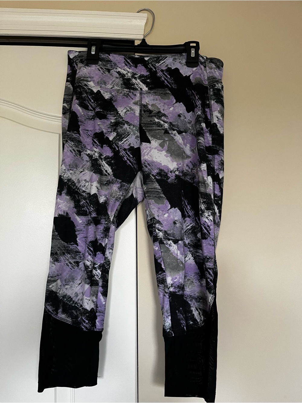 Balance Collection Purple & Black Abstract Print Leggings